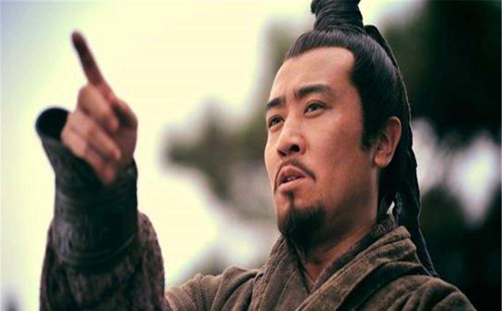 “刘备”曹操攻打汉中，张鲁为何拒绝了刘备的招揽，反倒是去投降了曹操？