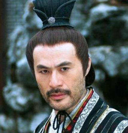 “刘邦”相士对王爷妻子：你能生天子，王爷一听当即造反，不久妻子改嫁