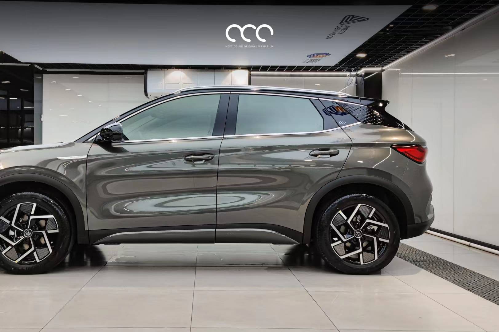 比亚迪·元漫彩改色膜砂金石绿,百万豪车既视感_全国