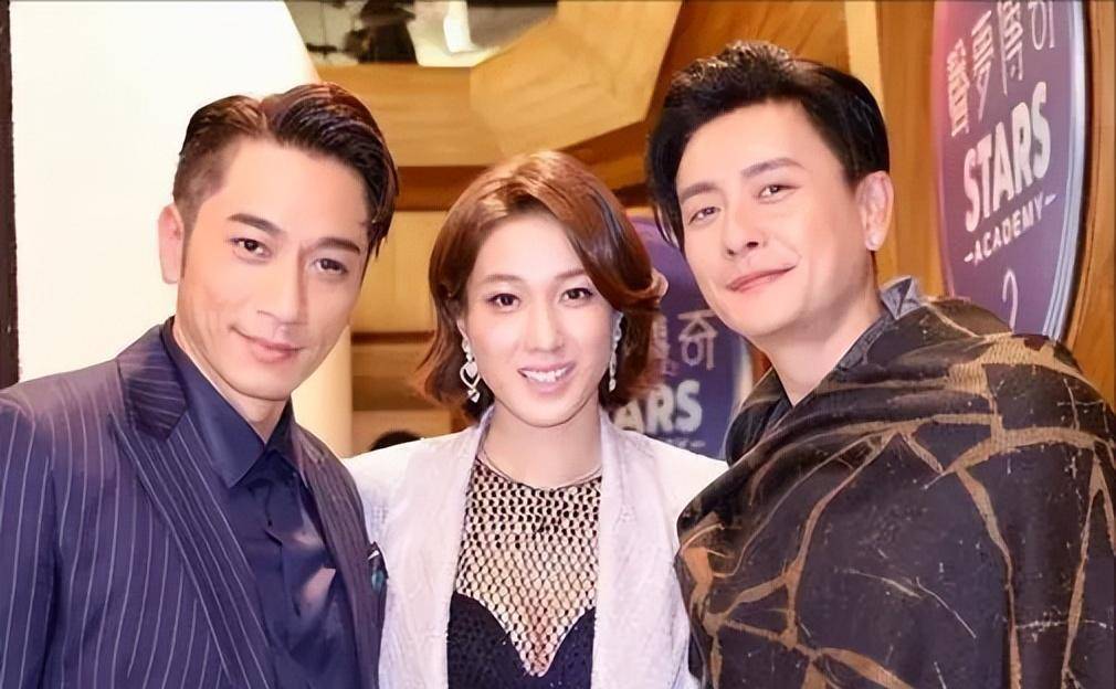 38岁钟嘉欣首谈怀3胎辛酸,一度病重卧床2周,生头胎时产后大出血_孩子