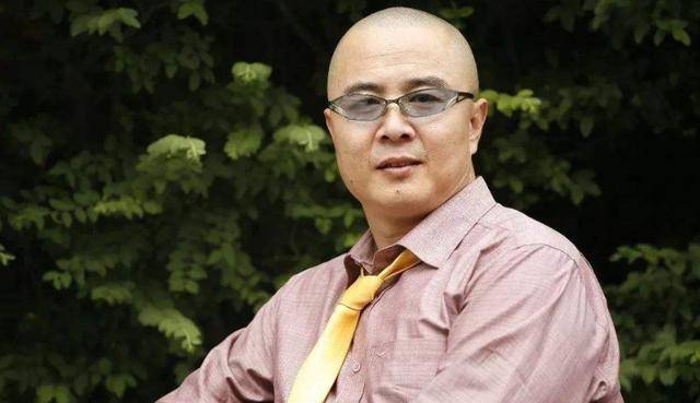 62岁徐少华,中途讲话唐僧,与导演妻子恩爱至今_杨琨_戏剧_因为