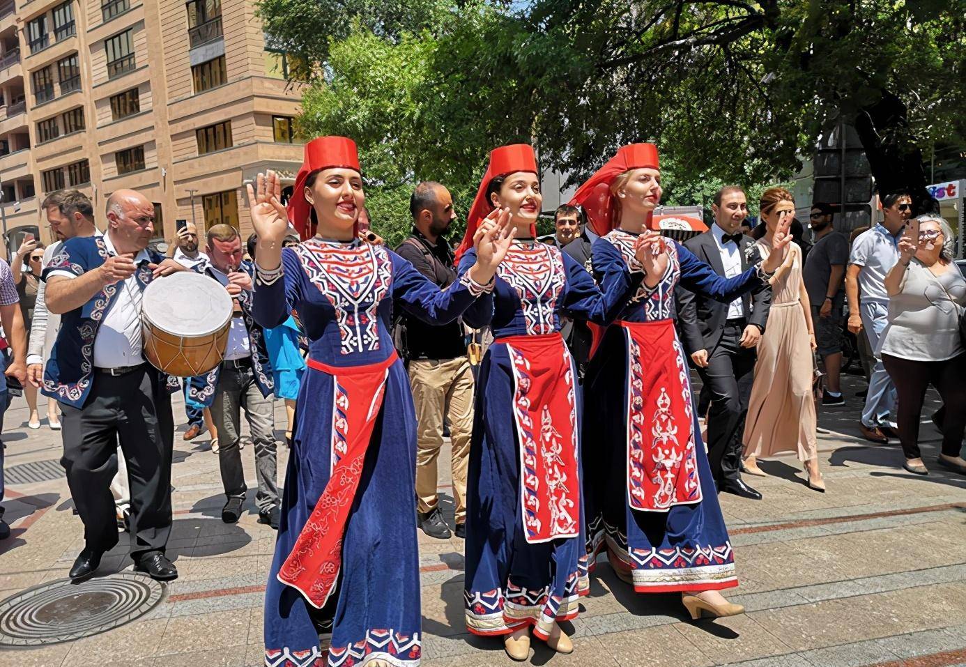 亚美尼亚笔记:悲情民族,亚拉腊圣山,诺亚方舟子民心中永远的痛_旅行