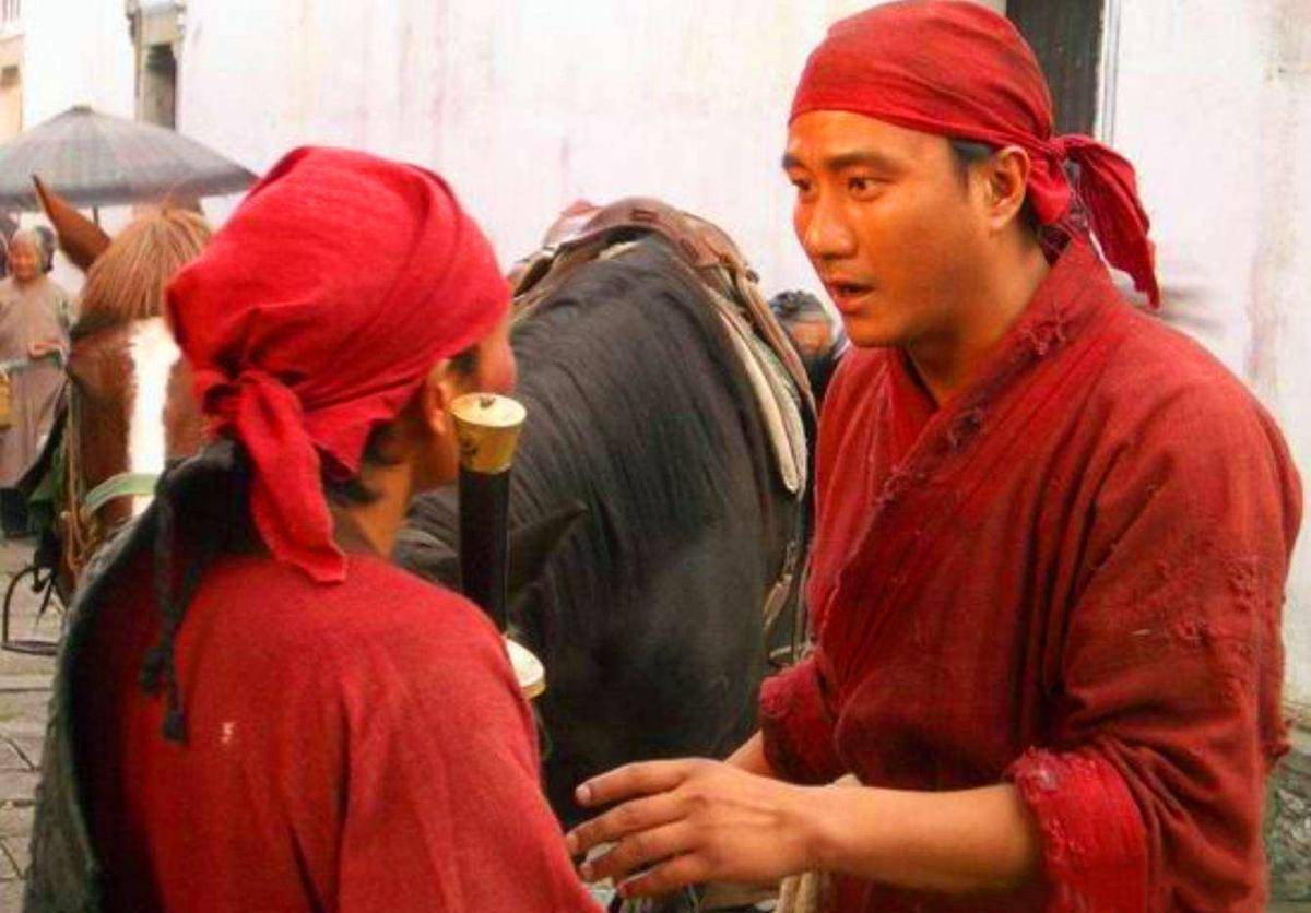 当时朱元璋入伍,投奔的是占据濠州城的红巾军郭子兴,然而当时濠州城正