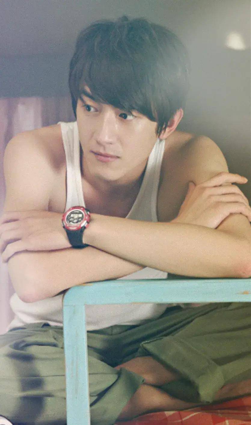 林更新露内裤边健身上热搜,细腰大身材还有翘臀_网友_肌肉_手臂