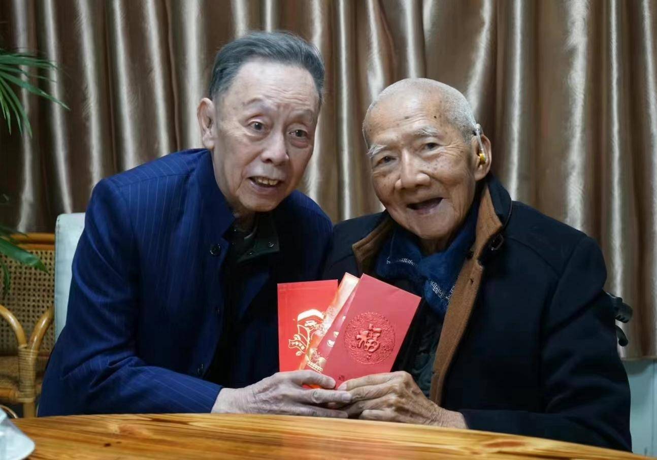 相声大师杨达病逝,与黄俊英搭档50年,6月坐轮椅露面已反应迟缓_表演