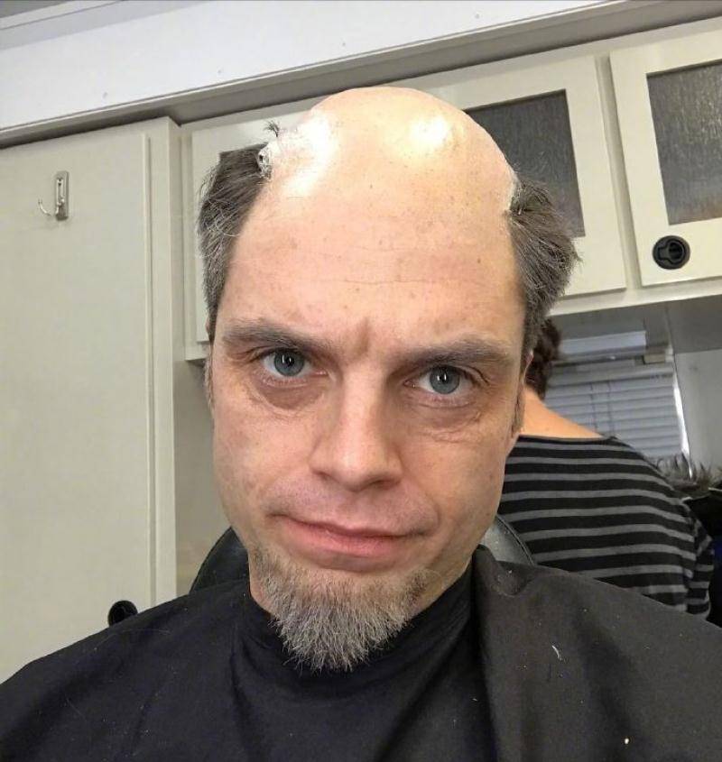 「冬日战士」塞巴斯蒂安斯坦自拍地中海秃头_猎鹰_演出_漫威