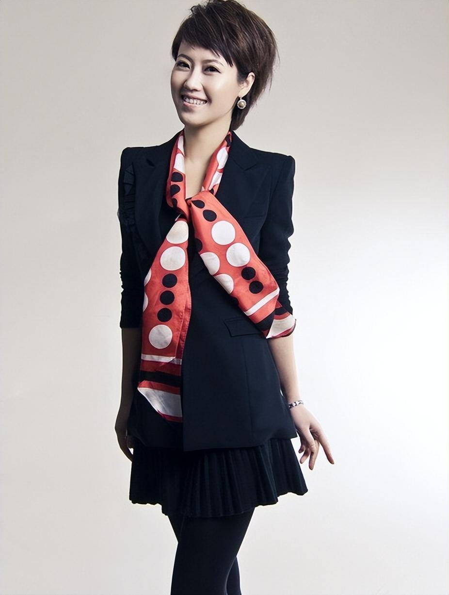 任良韵:连续6年主持安徽卫视春晚,工作25年,44岁成当家花旦_认可_节目