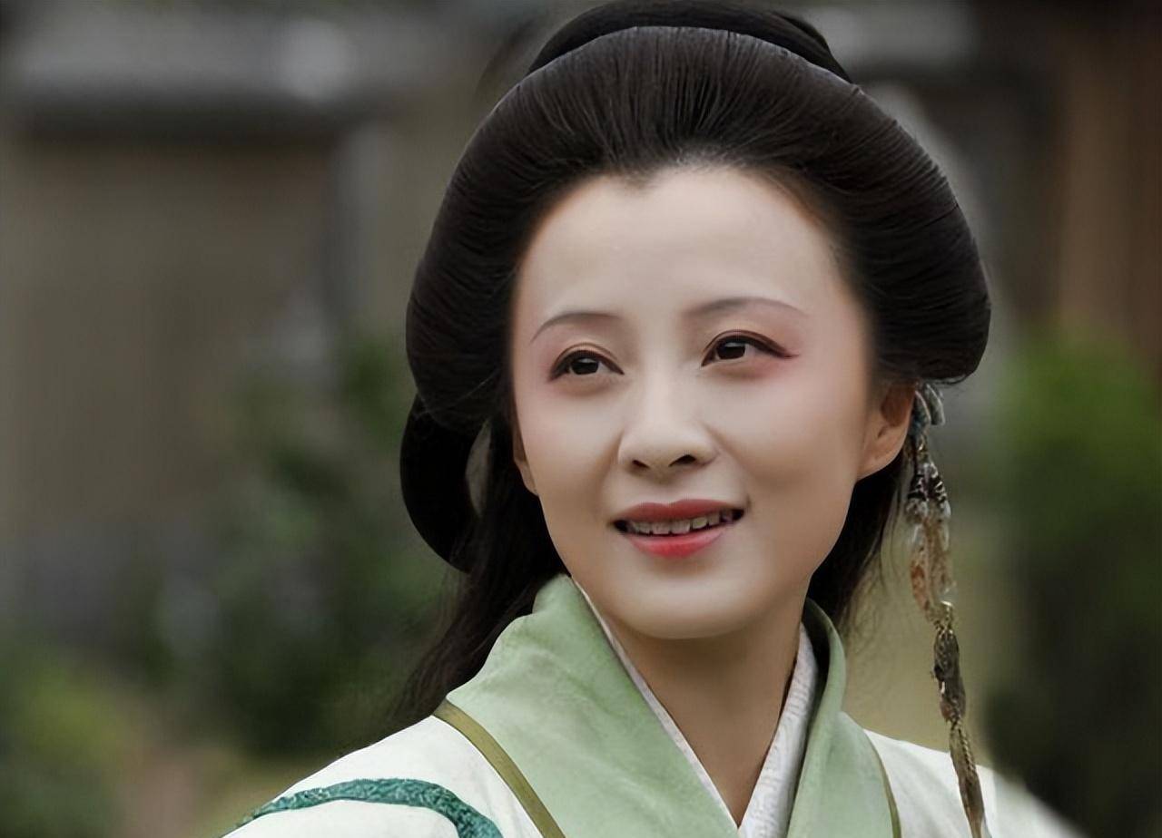 徐露,凭"可云"爆火,却在巅峰期闪婚,婚后竟被爹系老公宠翻天_观众