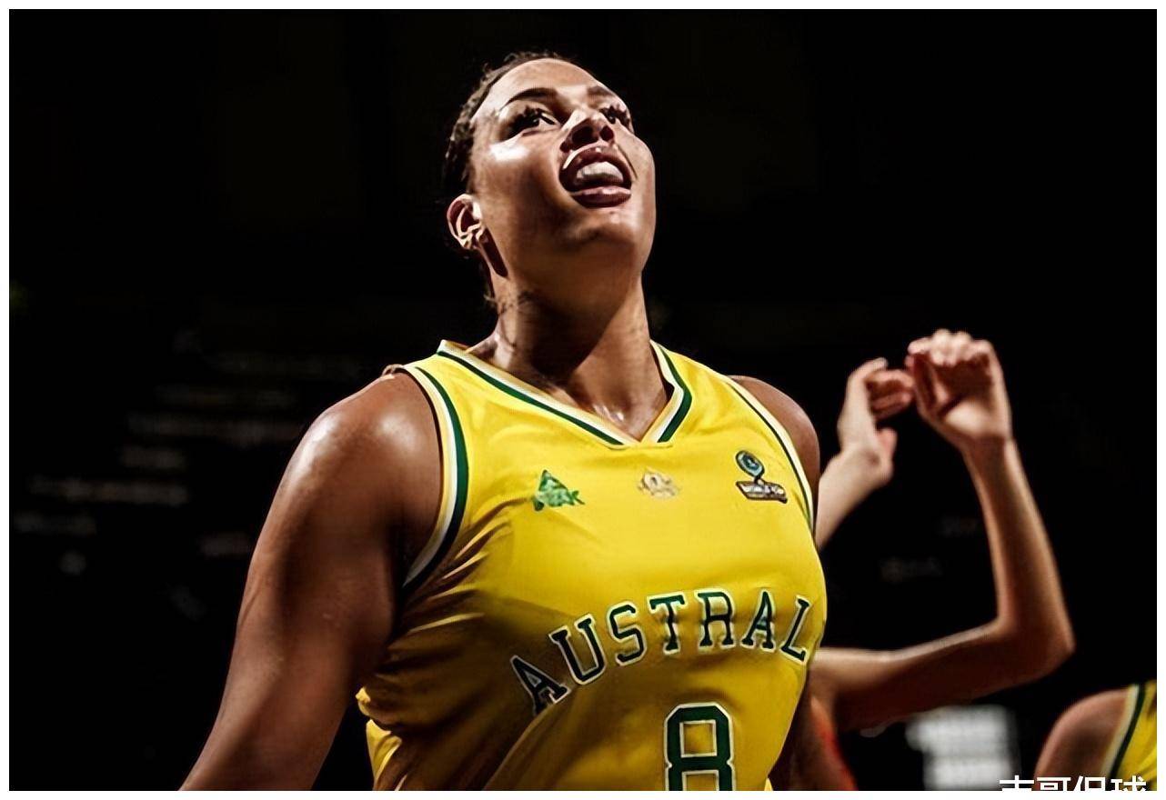 女篮坎贝奇近照,体重200斤!