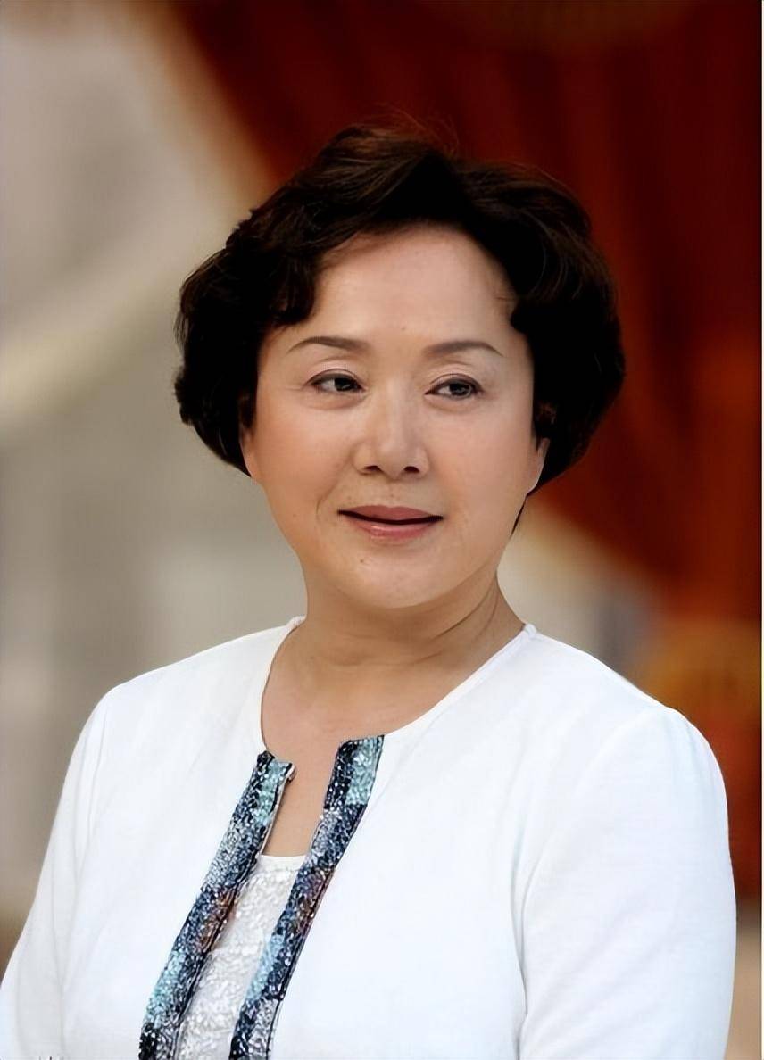 演员吴竞:上影厂大美女,与同事结婚,如今72岁依旧优雅美丽_因为_时候