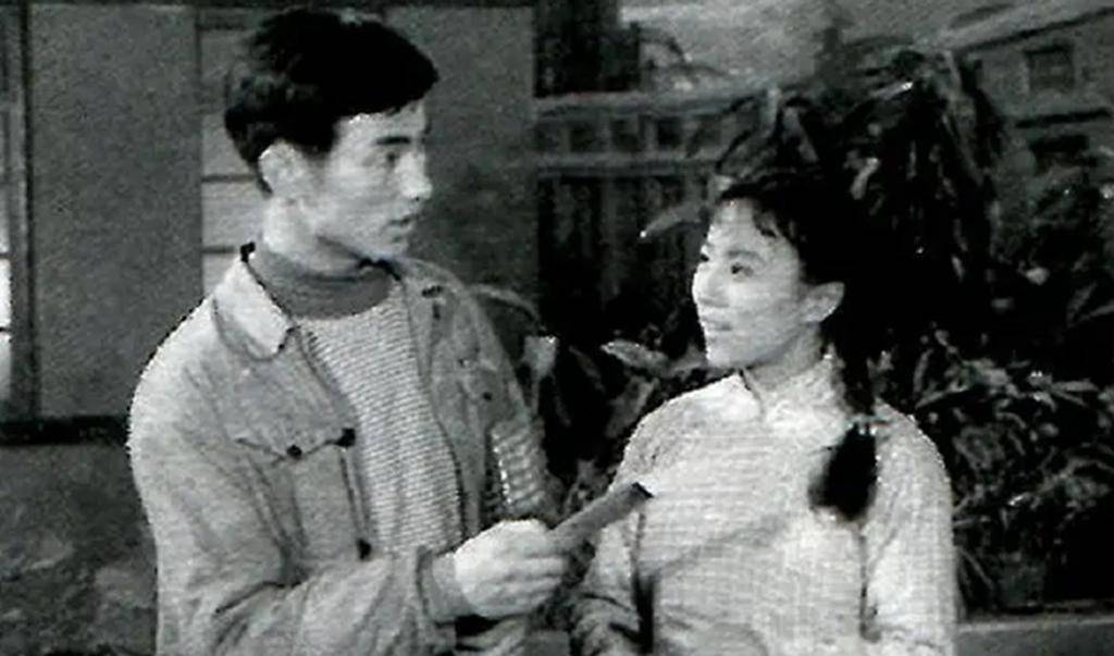 她参演的作品不是很多,主要代表作有以下几部:1954年水华执导,里坡,李