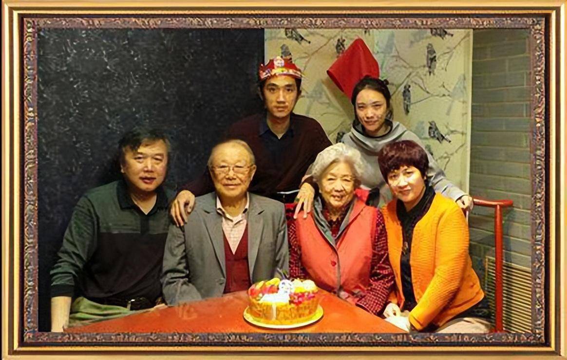 病逝:"女强男弱"相爱一生,琐碎日子被你的爱点亮_林道静_青春_杨沫