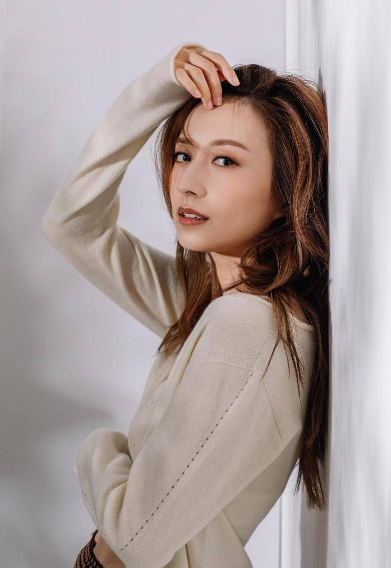 今天(12月5日)是tvb小花龚嘉欣31岁生日,先祝她生日快乐!