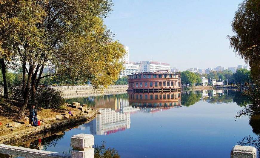 沈阳最"亲民"的公园,距市中心仅350米,交通便利门票0元_市民_万泉