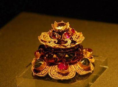 墓口发现现代毛巾,专家心中一寒,结果陪葬品多到堵住去路_石门_考古