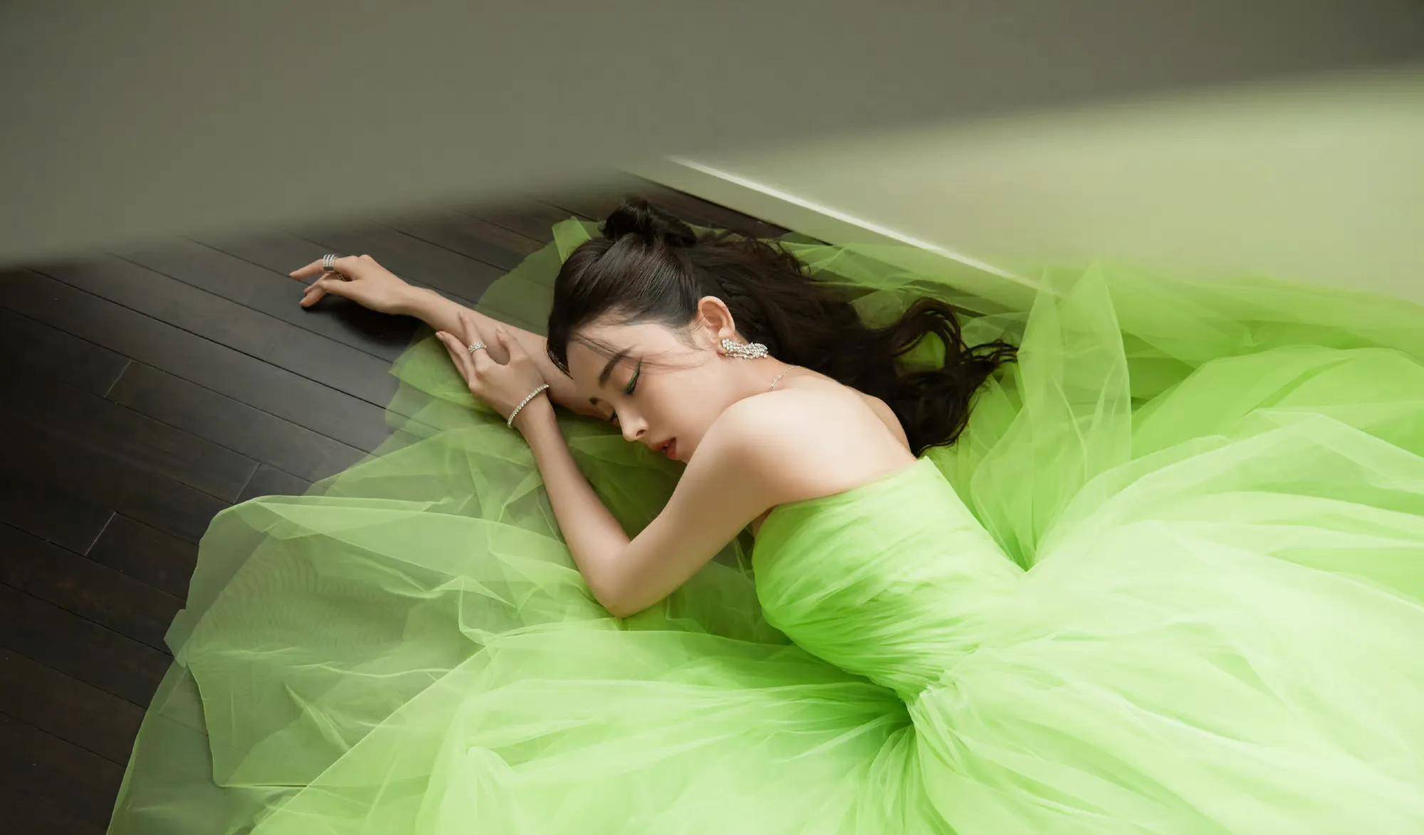 新疆第一美女古力娜扎性感写真_舞蹈_父母_女神