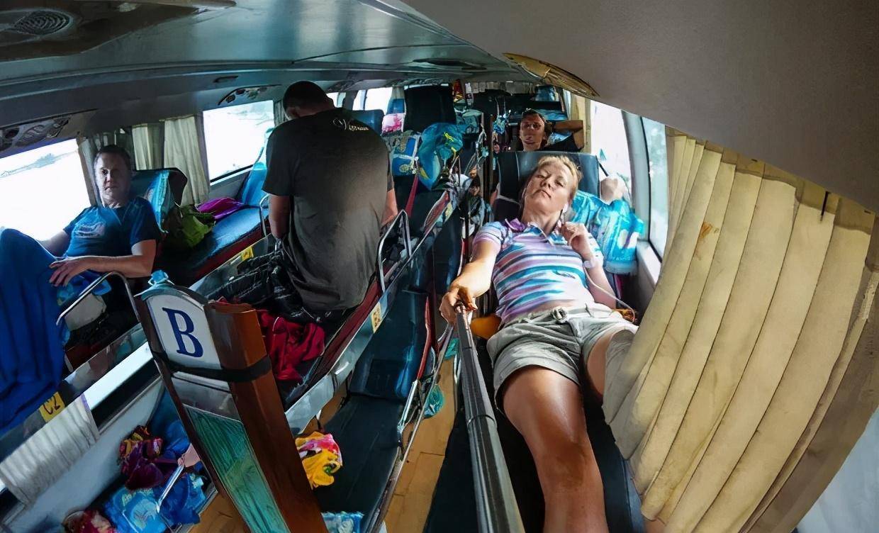 我国停用的卧铺大巴,为什么能在越南普遍使用,广受欢迎?