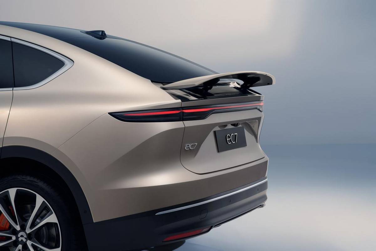 原创
                蔚来新品发布会举行，全新ES8携手EC7年底压轴登场9