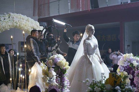 电影《天鹅湖之恋》—国外芭蕾舞皇后与中国草根画家的爱情故事_王勇