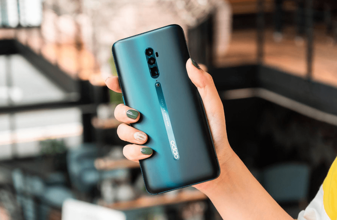 是携带潜望式长焦镜头的,即oppo reno 10倍变焦版和oppo find x2 pro