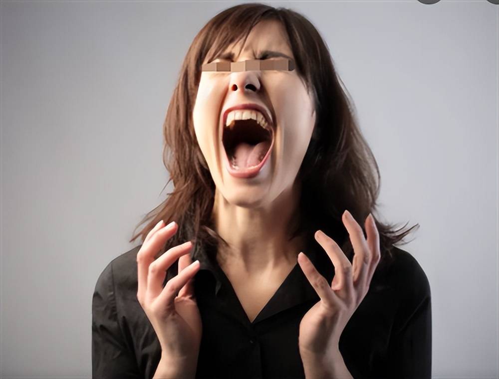 就算用和谐的假象进行掩盖,这段感情最终还是会因为信任危机而崩盘