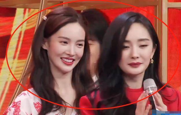 30岁李沁同台杨幂跟金晨,颜值气质都ok,结果却输在了发型上_刘海_舞台