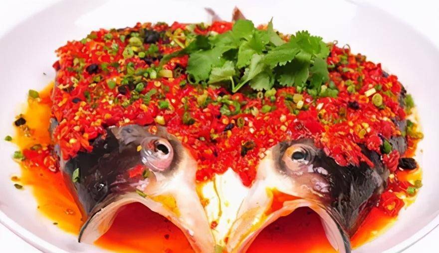 沙湖大鱼头肉质细腻,味道十分鲜美,鱼头汤味嫩,鲜,肥,白,滑,食过回味