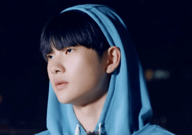 周震南装可怜发声,粉丝无脑追随,发言很感动要帮忙时全员闭麦_事情