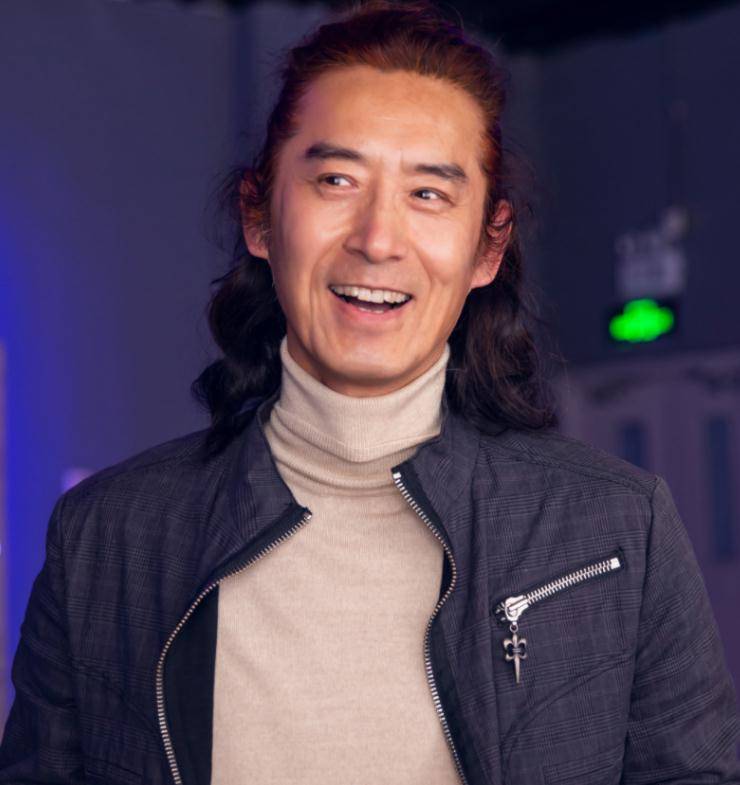 实力演员马跃:一家有三个老师,不听劝步入艺途,妻子优秀低调_父母