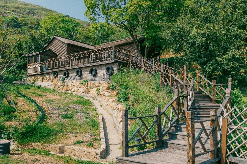 金雞山島充分利用岙,礁,港,山等景觀資源,建設漁港經濟圈,休閒旅居圈