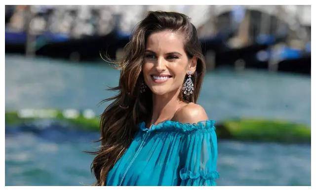 第三任,伊莎贝尔菲格拉 2005年,在与乔尔达纳分手后,c罗认识了另一位