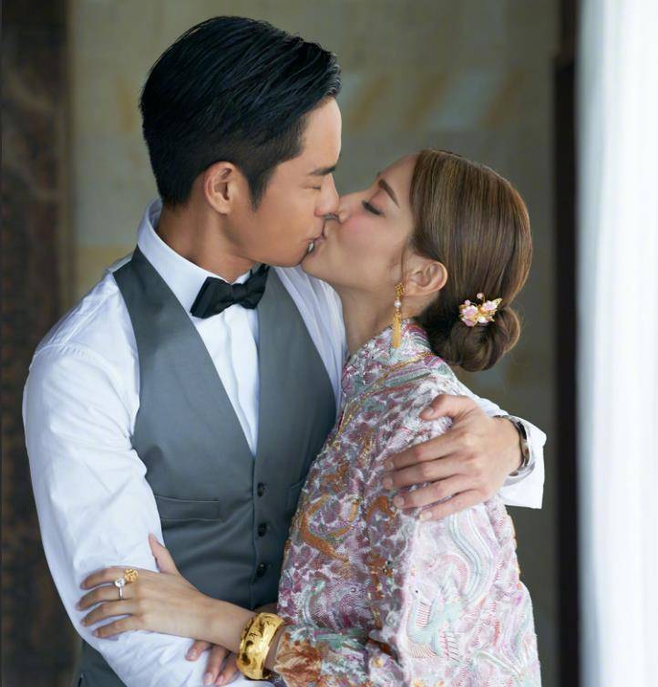 tvb视帝再传婚姻,引发网友猜测:早就貌合神离_郑嘉颖_夫妇_什么