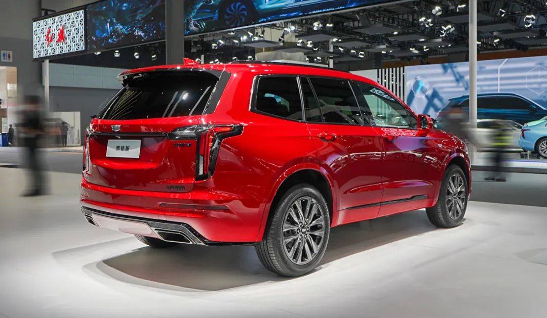 2022广州车展,实拍凯迪拉克xt6黑钻版,这红色是懂中国的_搜狐汽车