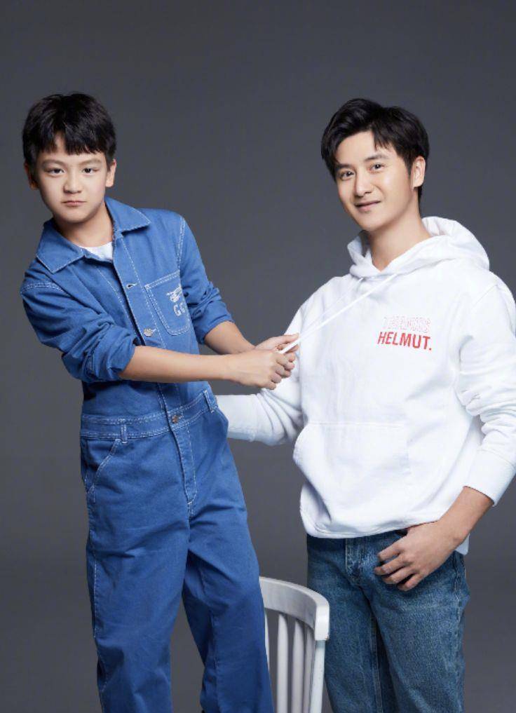 田亮晒亲子照,9岁小亮仔长成帅气型男,父子长相如复制粘贴一样_父亲