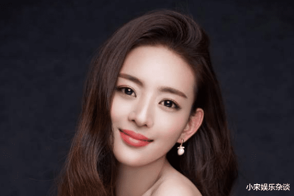 王薇"亚视小姐"获得冠军,参加表演一度走红,有多方面才艺_人物_时尚