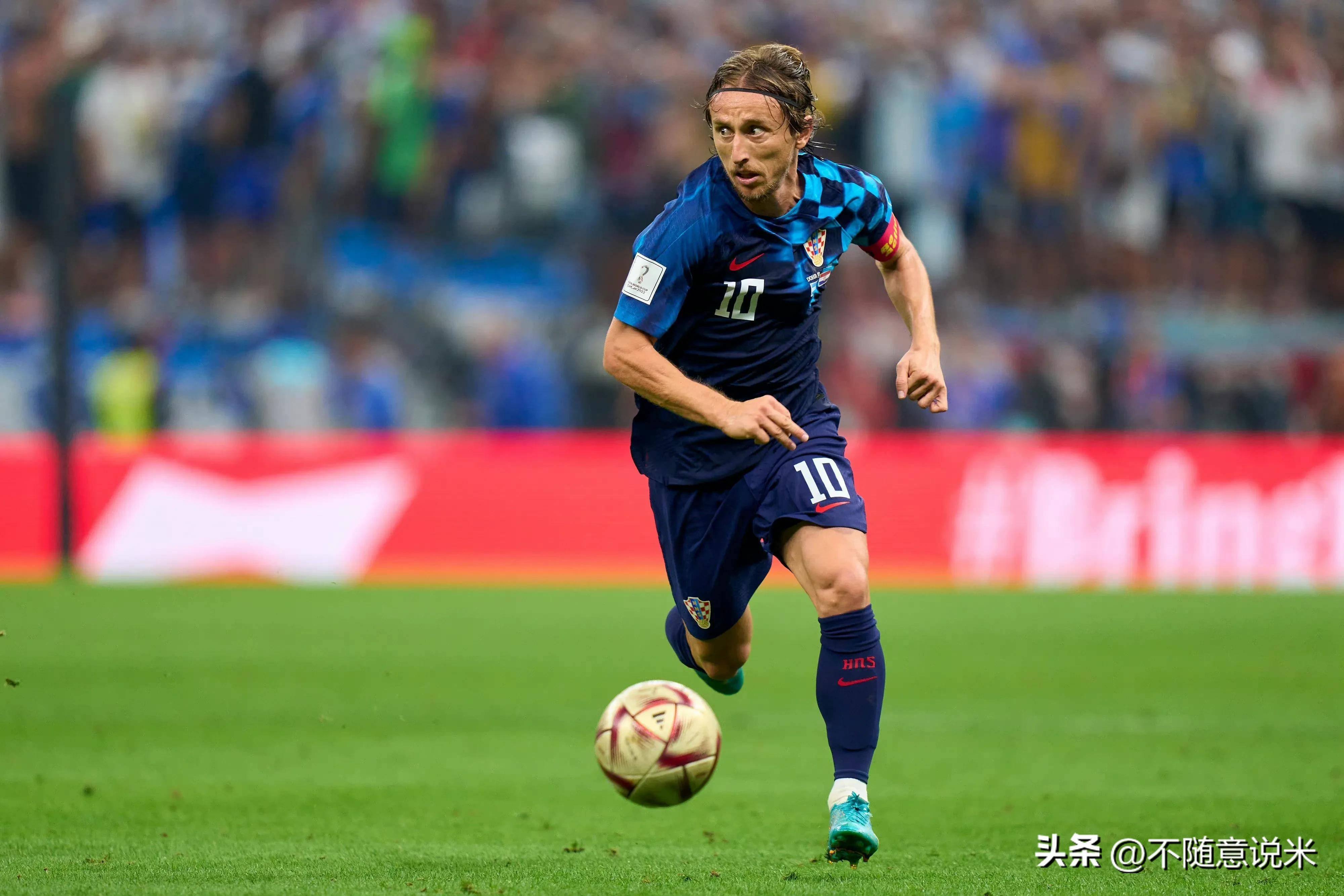 可以和他相提并论的就是克罗地亚队长"魔笛"莫德里奇,他率队也打入本
