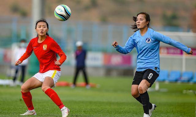中国女足人才辈出,大连女足1比2不敌广州队,宋宇晴补射攻破球门_比赛