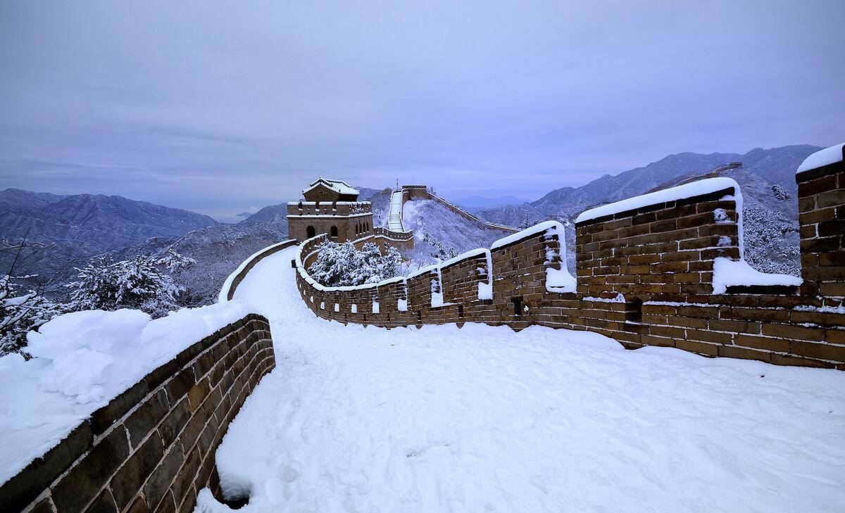 八达岭长城是北京的代表性景点之一,在冰雪的覆盖下,更具有冬季的特点