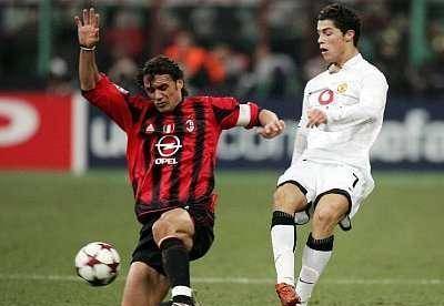 从一张图看马尔蒂尼的伟大,他一人对抗了整整3代伟大球员_普拉蒂尼