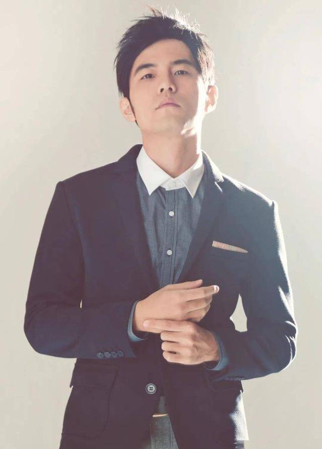 周杰伦代言海澜之家,网友:这回成了发福中年男人的衣柜了