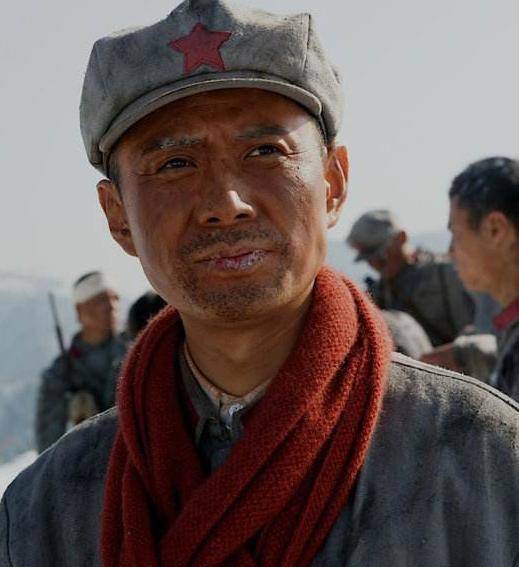 最为难过的就是董振堂的夫人了,简直是伤心欲绝.