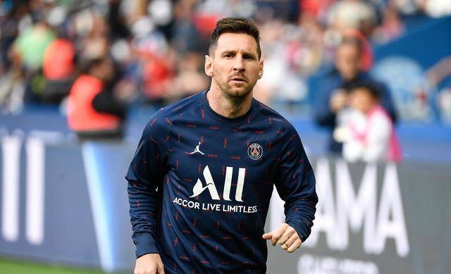 大巴黎做出争议决定:梅西内马尔很尴尬,球迷吐槽声一片_姆巴佩_球员