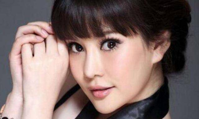 执意嫁给侯耀文,11年后又转身爱上"师侄"的袁茵,现况如何?