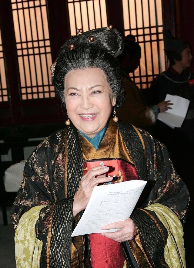 演员李香琴去世,享年90岁,独自生活63年,曾每天连续拍剧10小时_萧紫筠