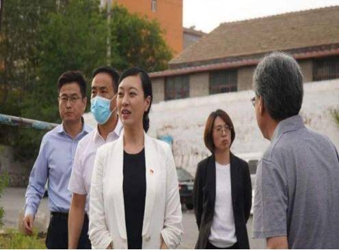 女博士当上"县长",个人履历亮眼,这才是我们该追的星_孩子_张琪_教育