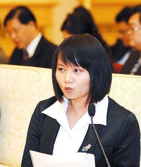 昔日的"大眼睛女孩"苏明娟,曾因一张照片走红,如今已是正厅级_父母