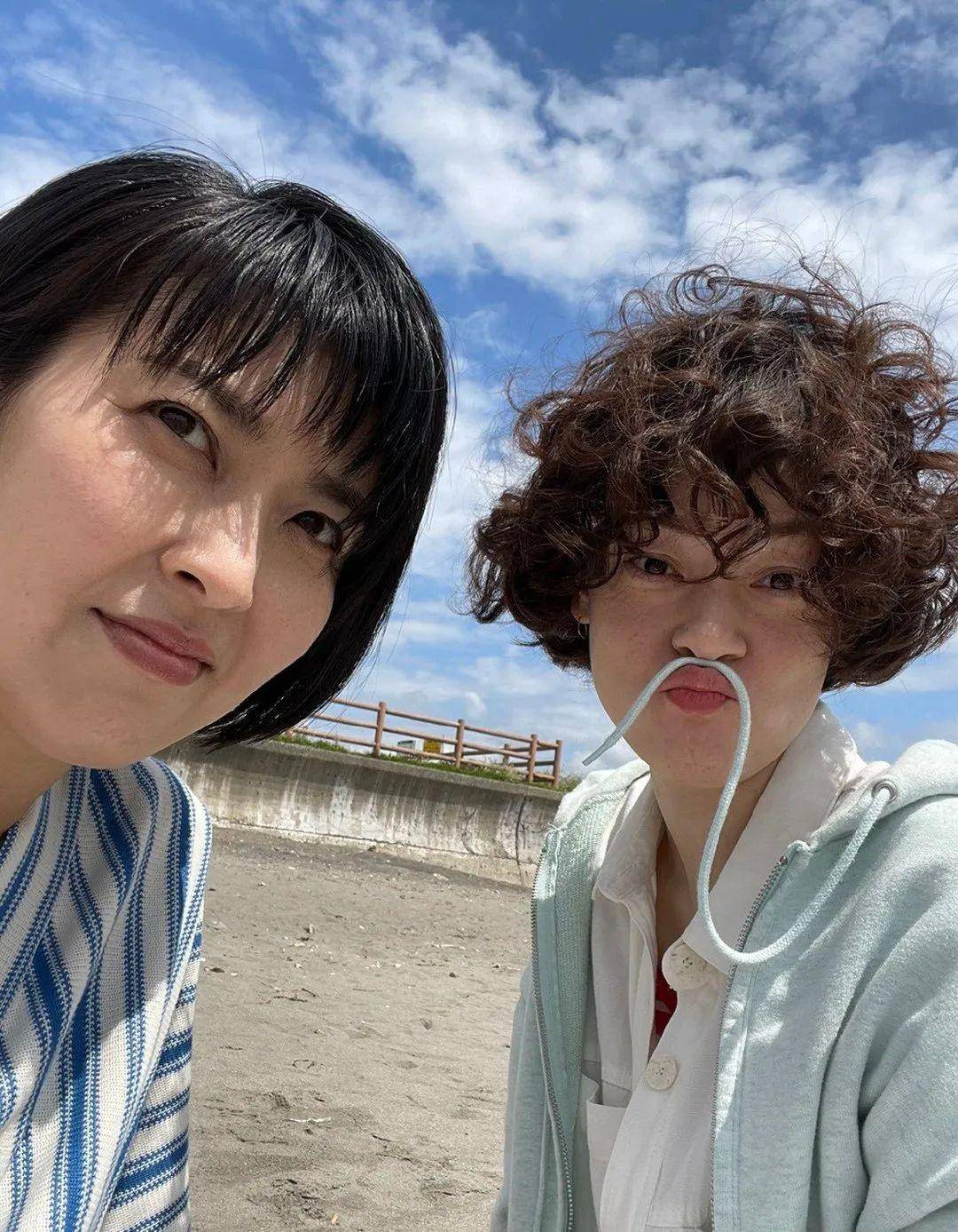 最后再次祝姐姐生日快乐,你最欢她演的哪部剧,在留言区告诉部屋君.