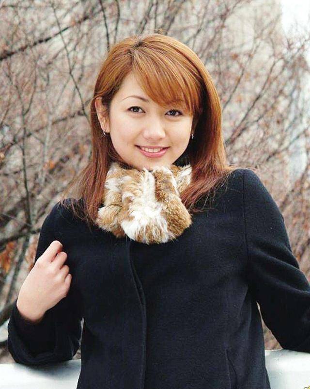 当过6次女首富的杨惠妍跟杨国强说:你看李嘉诚,那么久才退休!