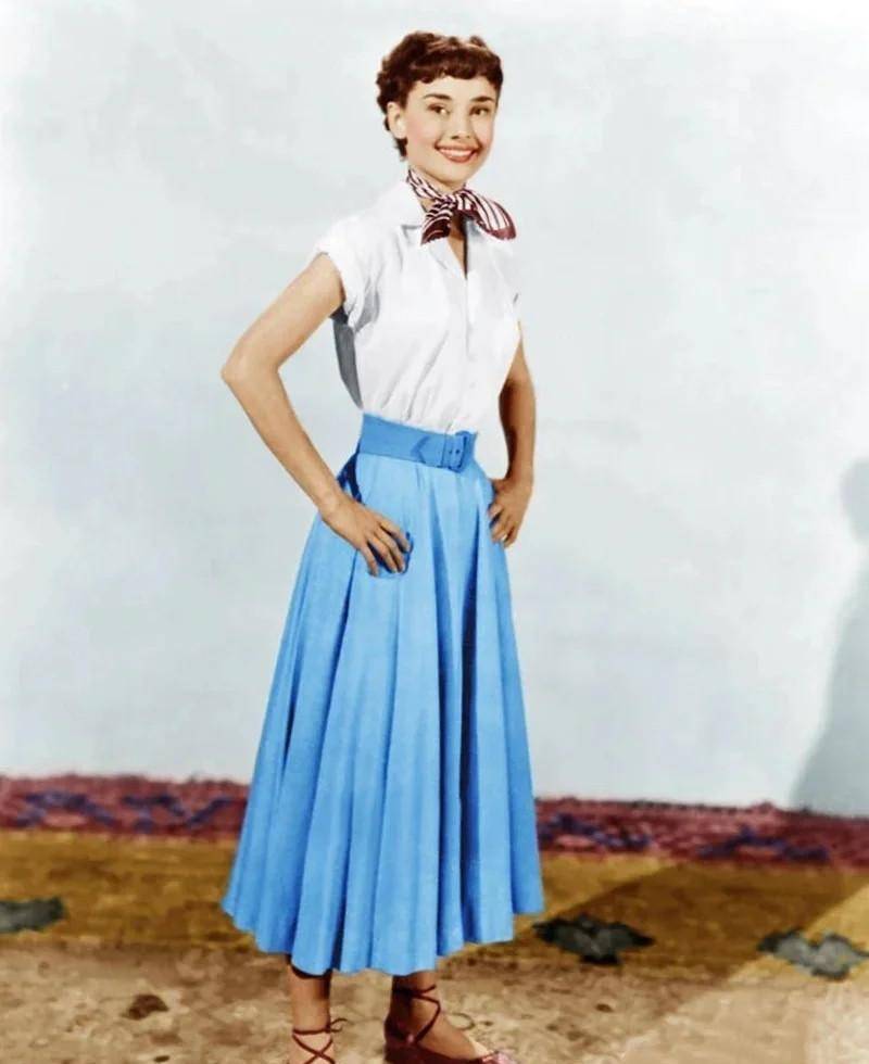 赫本的裙子之美,就像是奥黛丽·赫本穿的那样美.