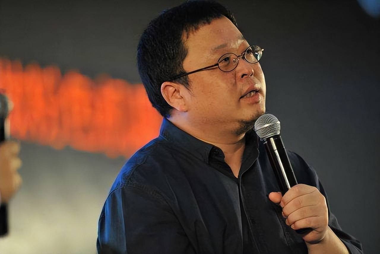 声称爱日本国,死后骨灰撒在日本,罗永浩外号为什么叫"罗太君"_不知道